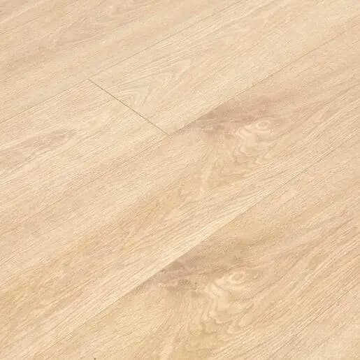 Kvalitní laminátové podlahy v dekoru dřeva